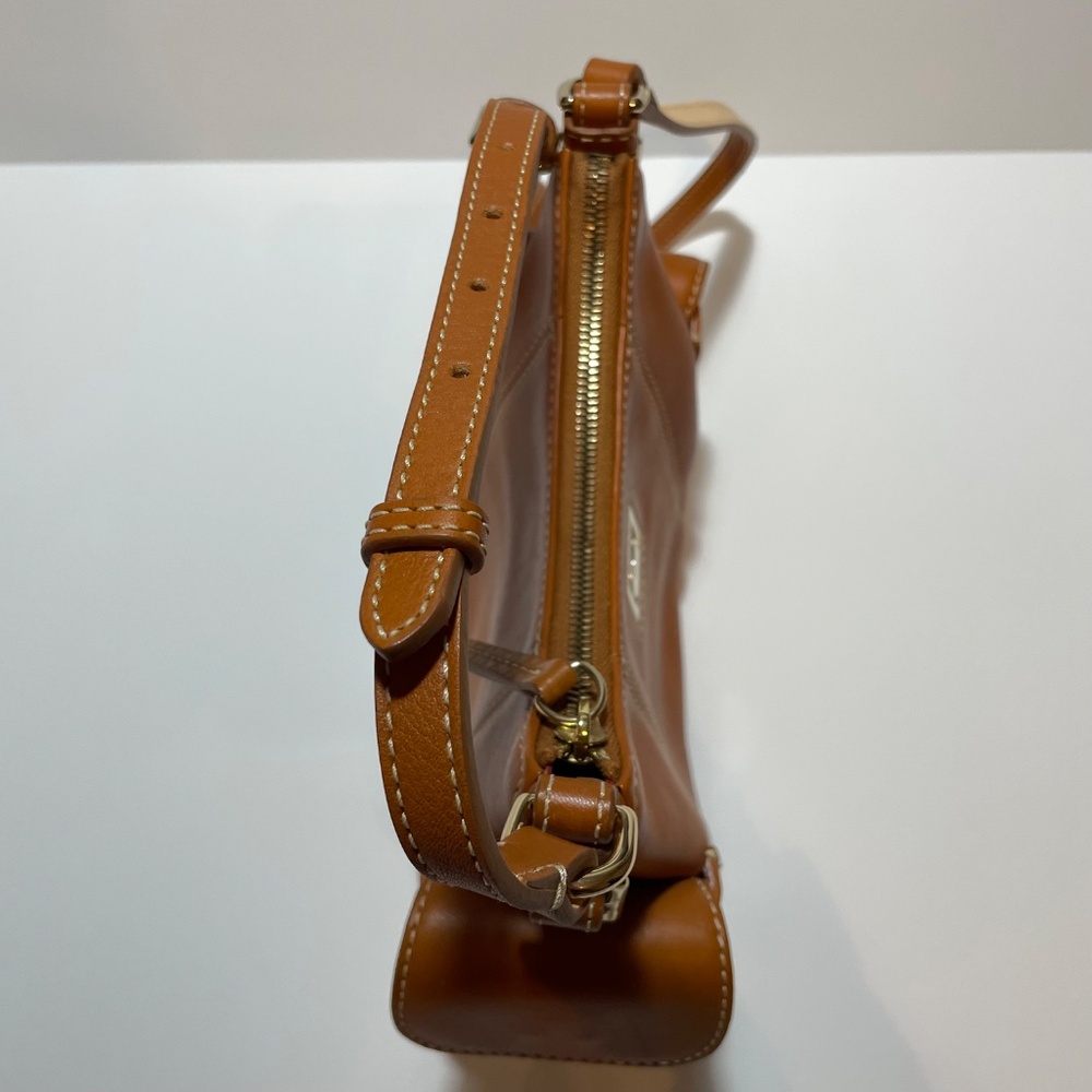 Dooney & Bourke Tan Leather Hobo Crossbody Bag Duck Logo Adjustable Strap NWOT - Picture 12 of 14